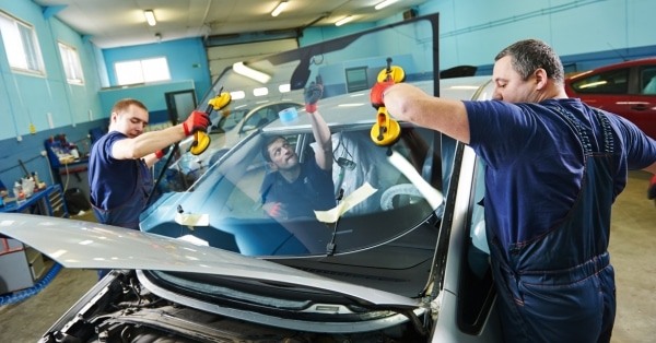 When and Why to Replace Your Windshield: A Comprehensive Guide