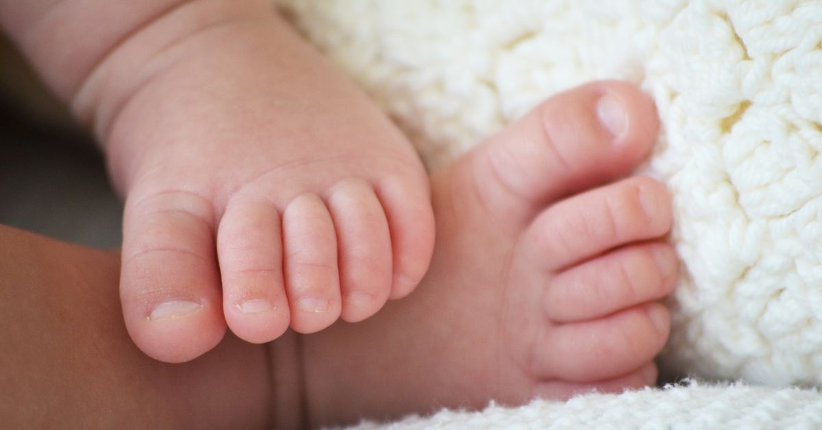 5 Signs Your Baby’s Curved Foot Needs More Than “Wait and See”
