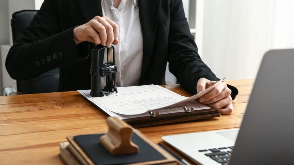 Where can I find an American notary in Israel?